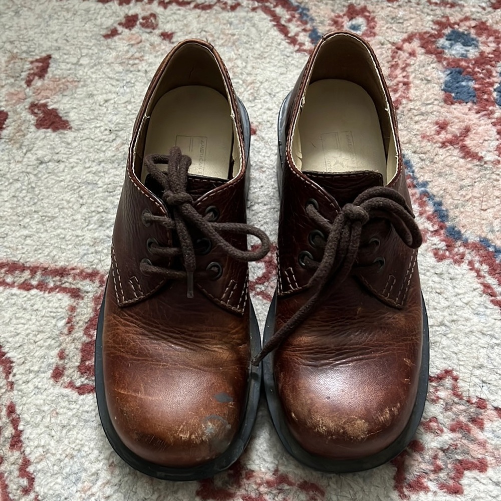 Platform leather shoes